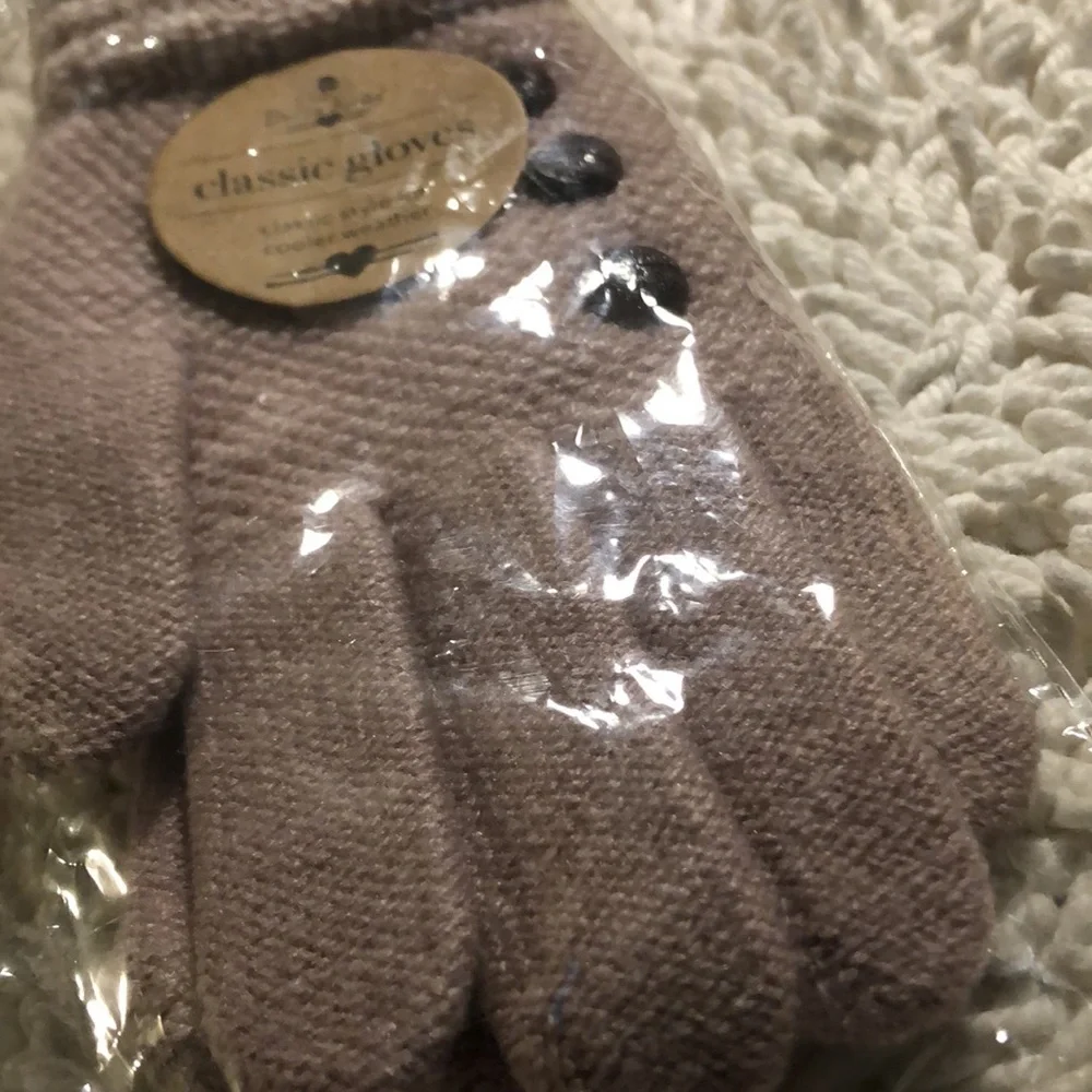 🚨B2G1 New BRITTS KNITS Pale Pink Brown Buttoned Classic Look Gloves